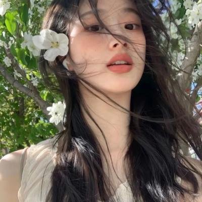 替嫁后，秦太太被迫靠演技苟活